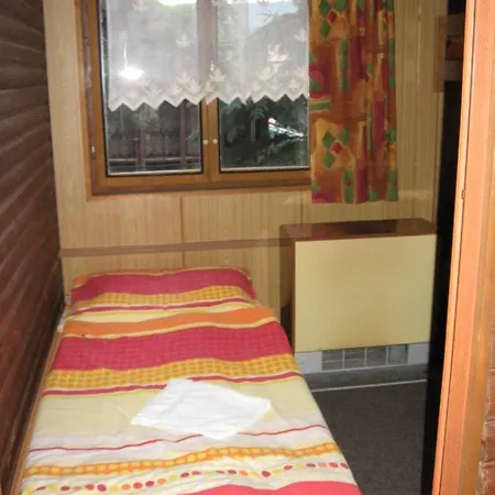 U Loveckého Zámečku Lodge *